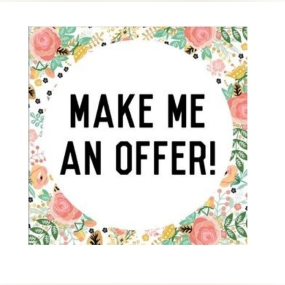 Beautiful Crystal Multicolor Studded Necklace.Multi Colored Crystal Necklace 🌴 - Picture 3 of 5